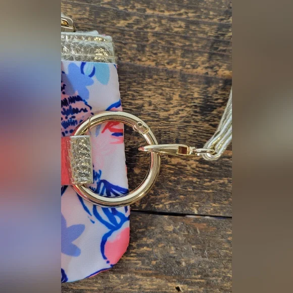Lilly Pulitzer Wristlet Wallet - Picture 4 of 10
